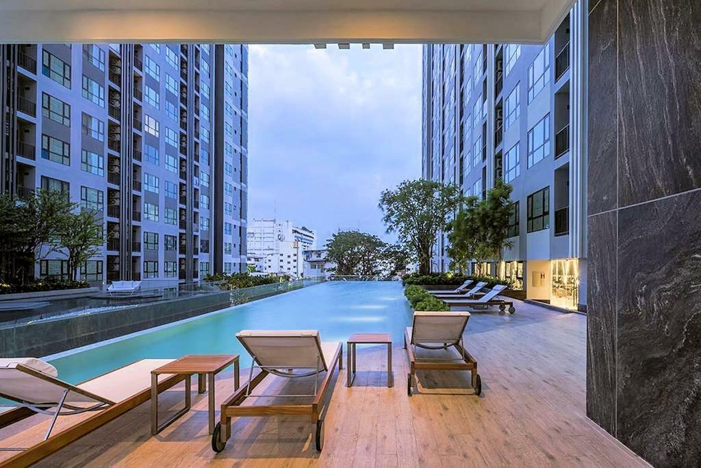 The Base Central Pattaya By Pattaya Holiday Exteriör bild