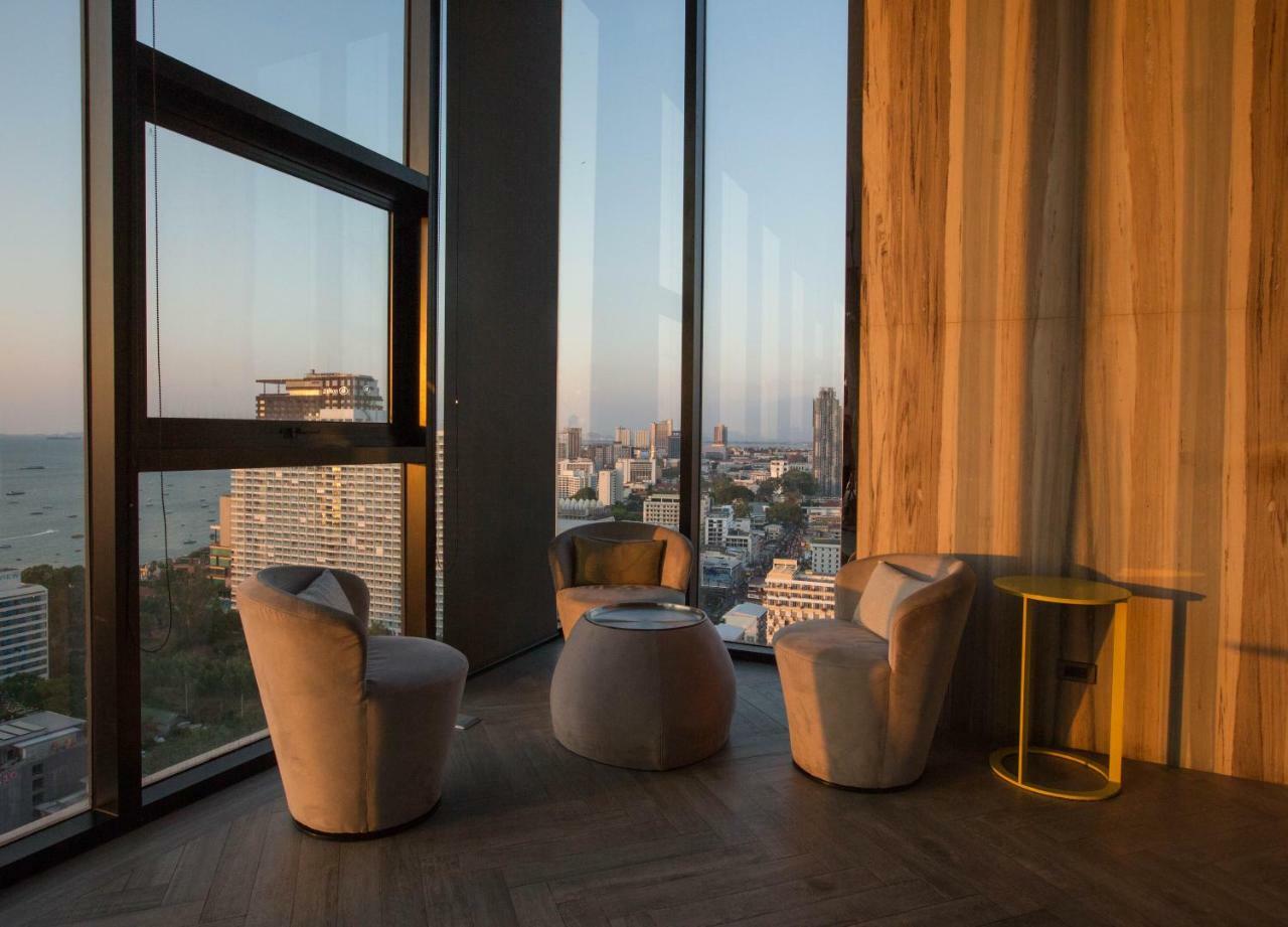 The Base Central Pattaya By Pattaya Holiday Exteriör bild
