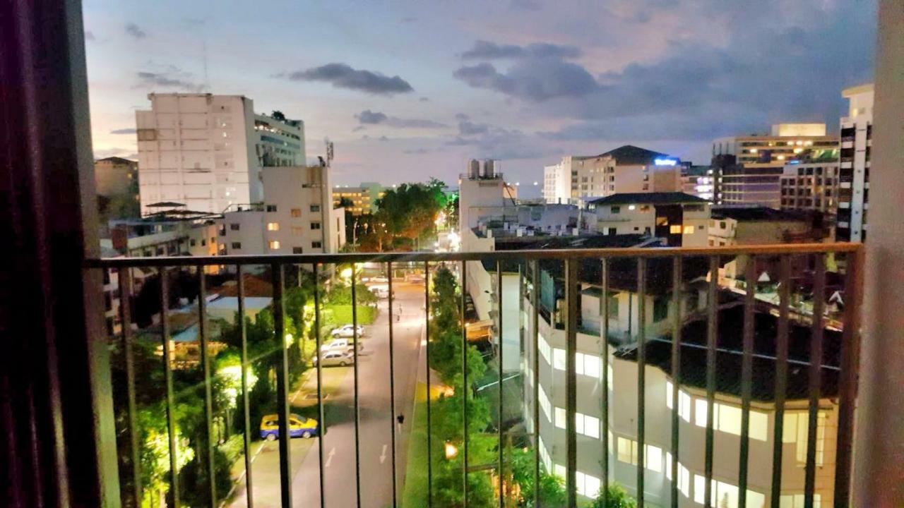 The Base Central Pattaya By Pattaya Holiday Exteriör bild