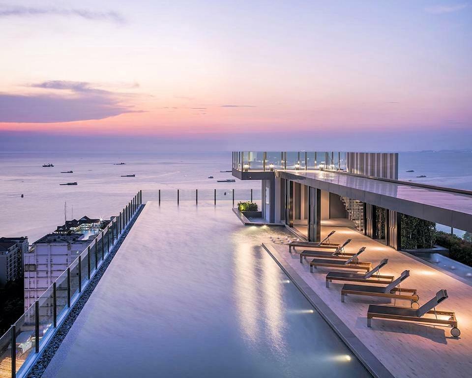 The Base Central Pattaya By Pattaya Holiday Exteriör bild