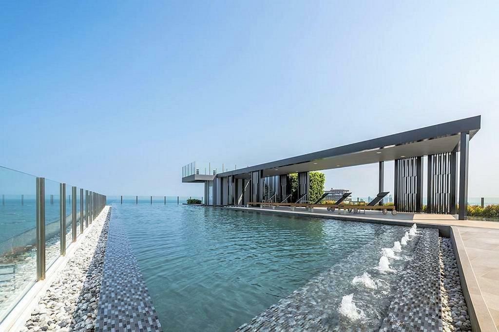 The Base Central Pattaya By Pattaya Holiday Exteriör bild