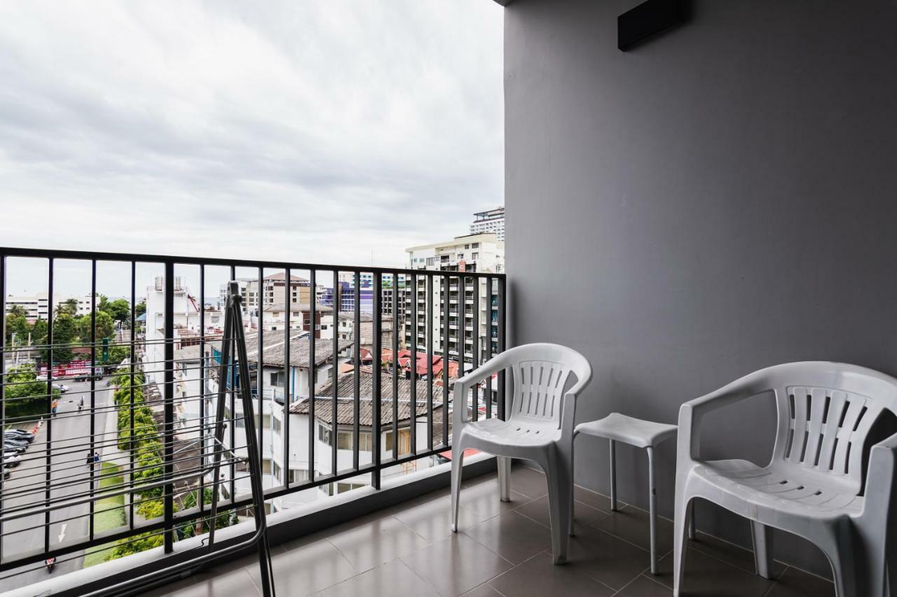 The Base Central Pattaya By Pattaya Holiday Exteriör bild
